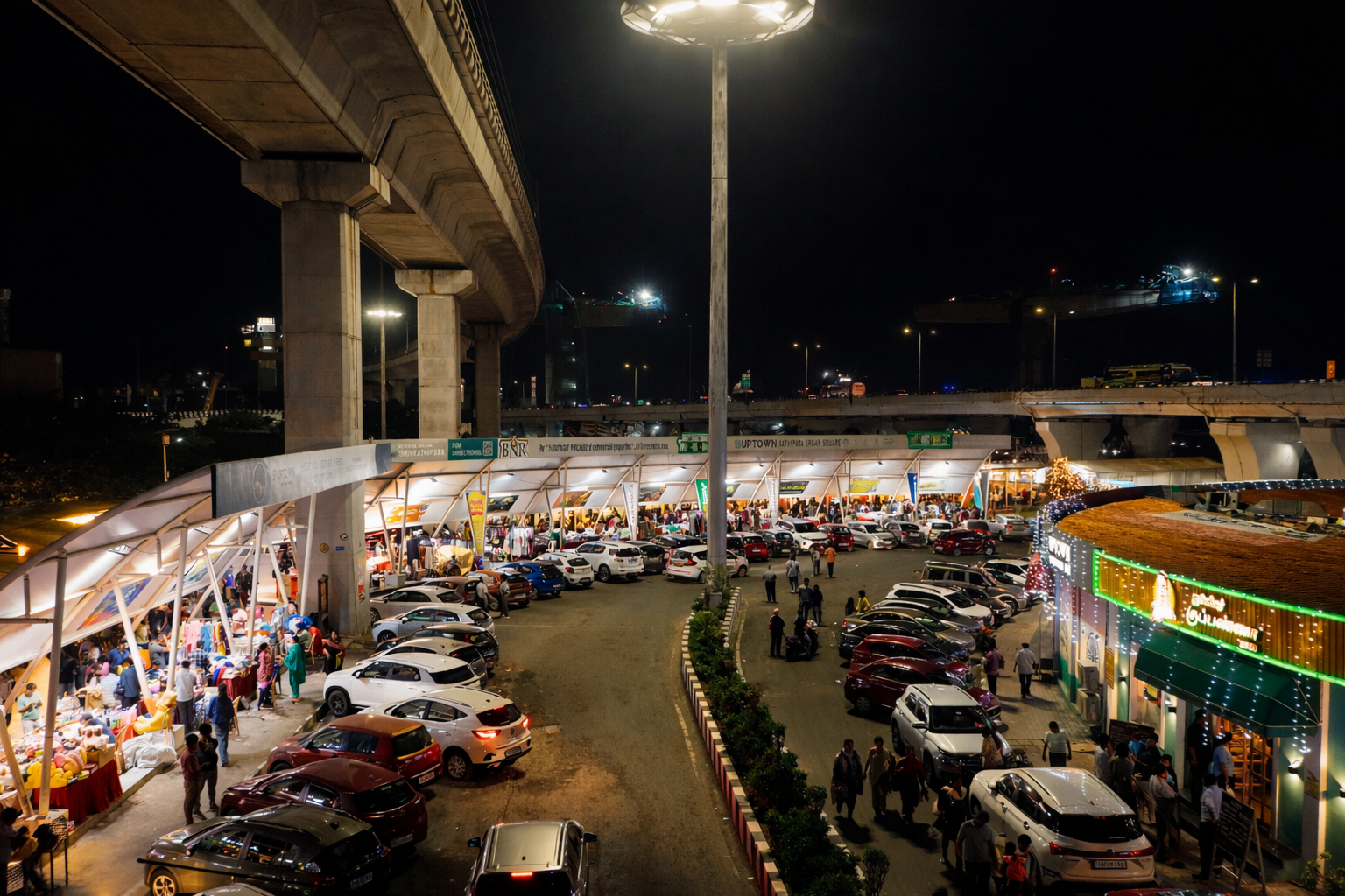 Uptown Square Highlight 2